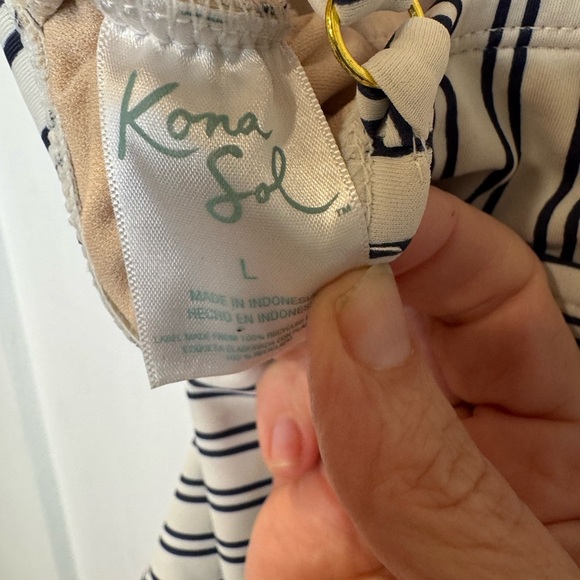 Kona sol size large one piece bathing suit - Picture 8 of 9